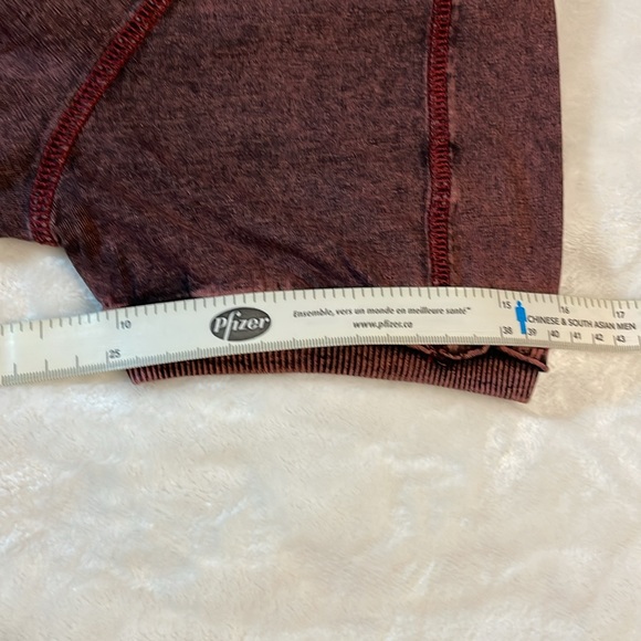 Distillery Men’s size Medium burgundy tshirt. - Picture 7 of 7
